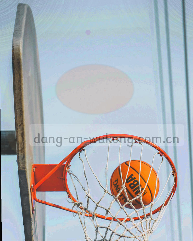 半透明的数据结构网络图，柔和地叠加在奶油底上